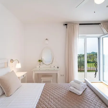 Vida In - Haus Fuer 8 Personen Vodnjan