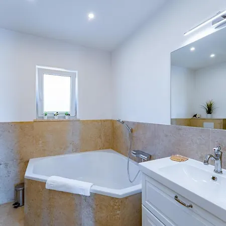 Vida In - Haus Fuer 8 Personen